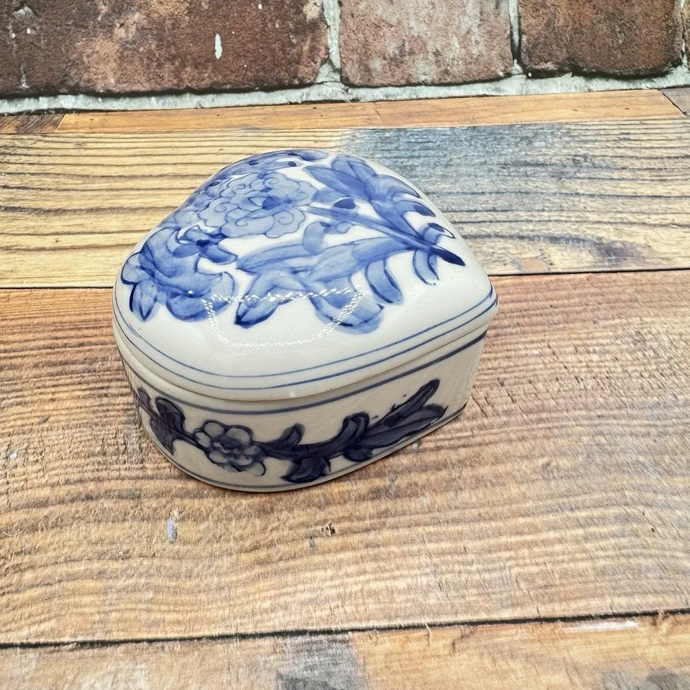 Vintage Blue White Chinoiserie Heart Lidded Flower Trinket Dish Ring Grandmacore